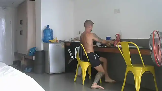 HotHunkHarry webcam