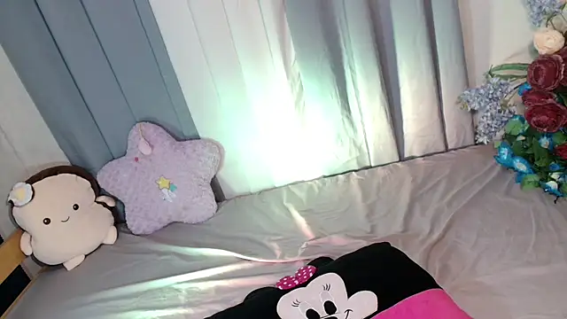 baby_kiraxx webcam