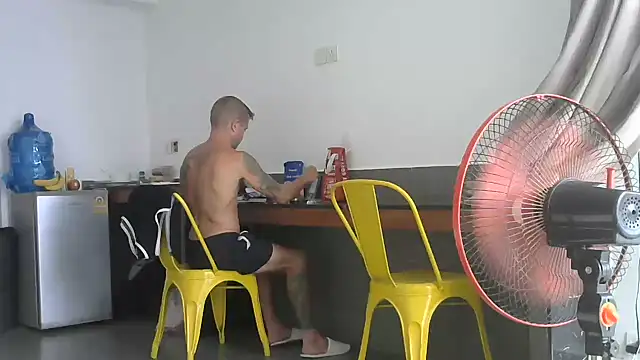 HotHunkHarry live cam preview