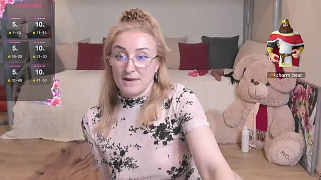 MadissonKiss live cam on StripChat