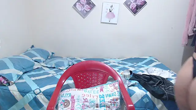dannamomcerratt live cam on StripChat