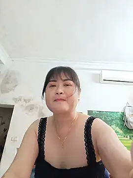 Kee-kimlee live cam on StripChat