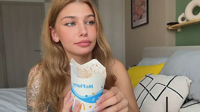Anna_Six