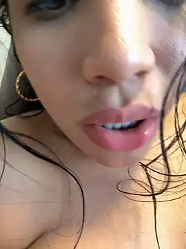 SQUIRTINGQUEEN11 webcam