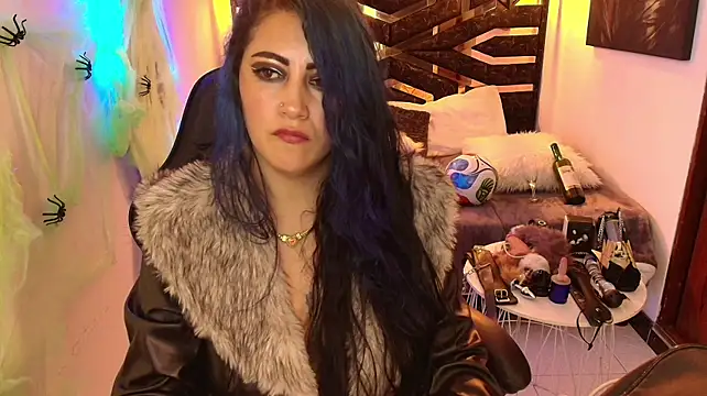 scarleth_blue