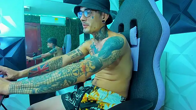 Boy_tatto77 live cam preview
