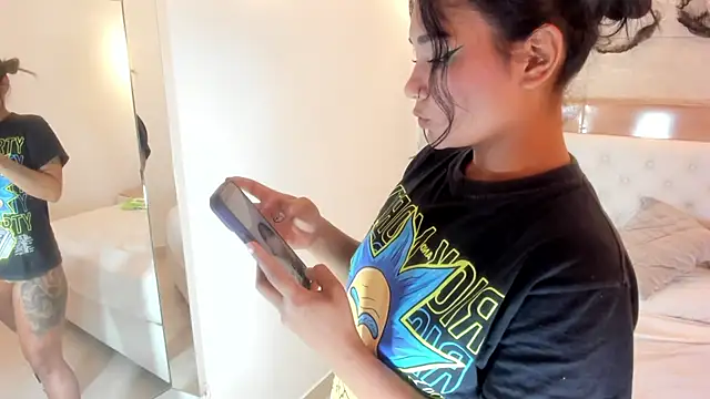NINAMARTINS live cam preview
