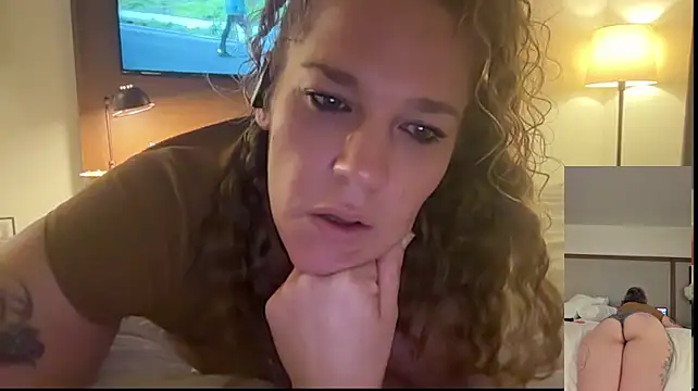naughtyLilSecret69 live cam preview