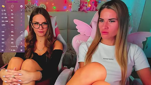 hotty_girls_here