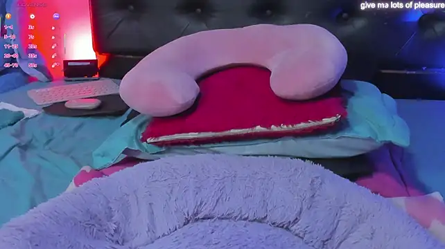 Adriana-55 live cam on StripChat