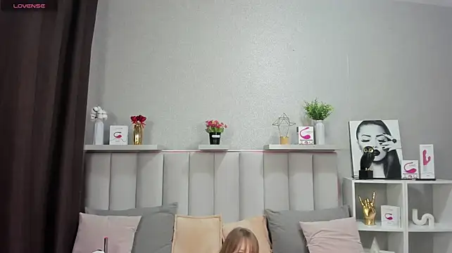 KattyPeachX live cam preview