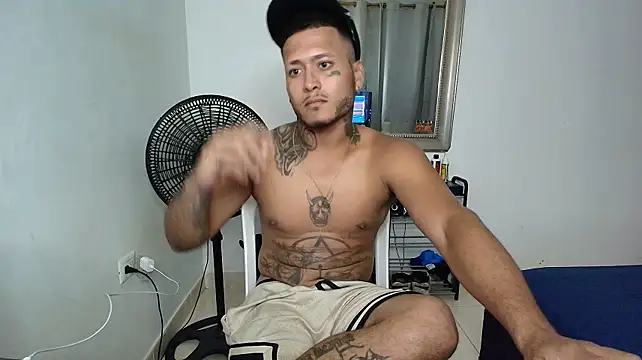crow_black00 live cam preview