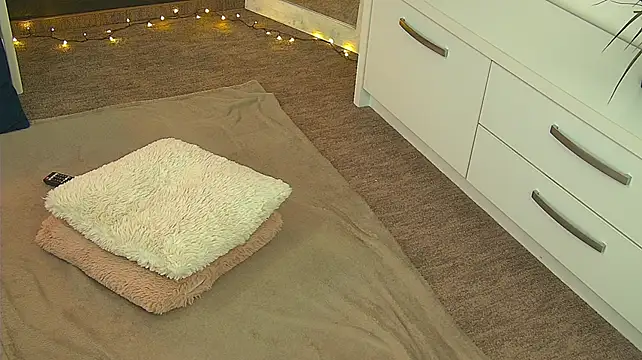 Noir_Kitty live cam preview
