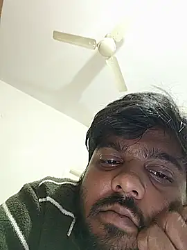 Hornyydoggg live cam preview