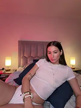DanikRosse live cam preview