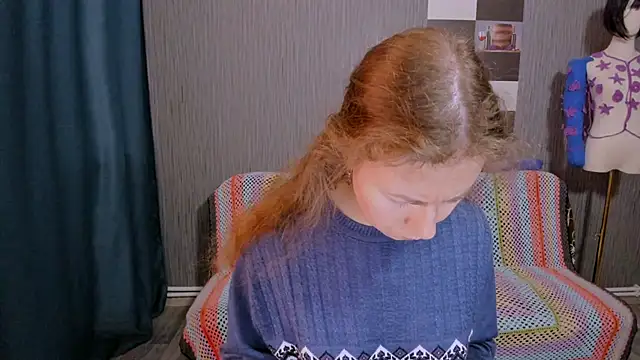 pa1e_pr1ncess (F young) - topless 3 minutes