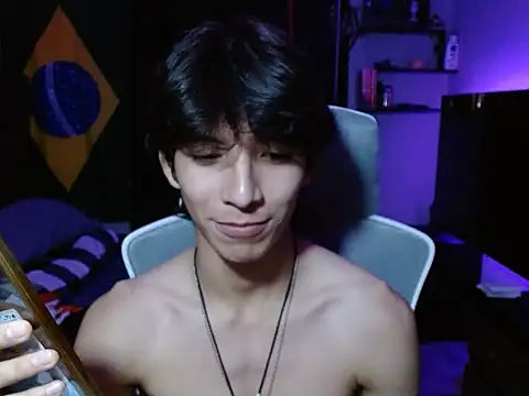 AvenaBoy on Stripchat