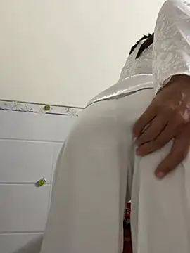 NINA2102 live cam preview