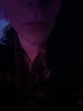 beesknees420 live cam preview