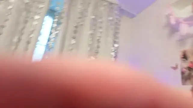 Milly_Lane live cam preview