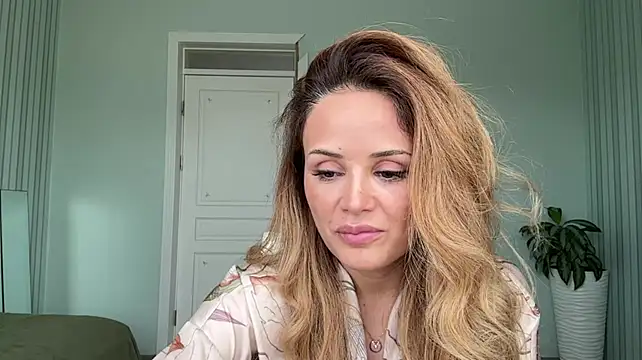 SayraPie live cam preview