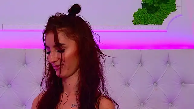ElisaCharm live cam preview