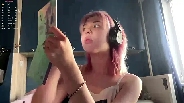 AueshaSimon live cam preview