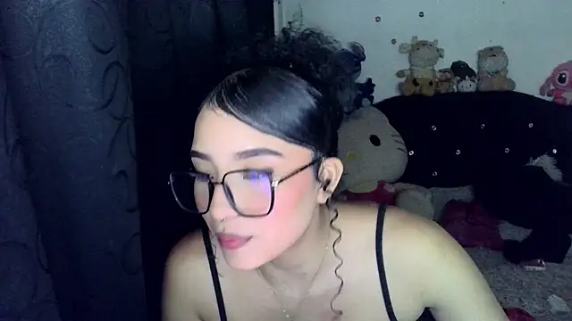 Serenessa_ live cam preview