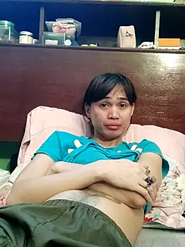 QueenSoreal live cam on StripChat
