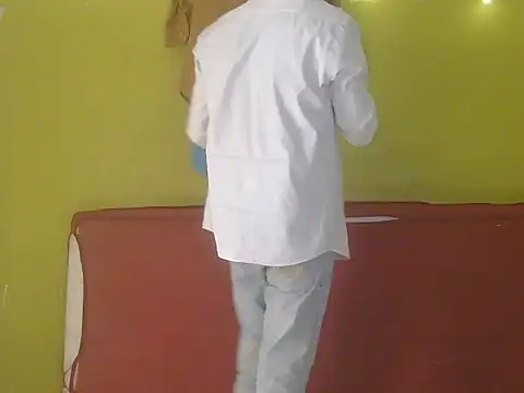 Stubborndesiboy webcam