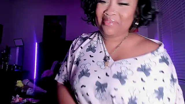 lovelyzylah live sex cam