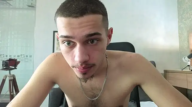 KaydenDrew on Stripchat