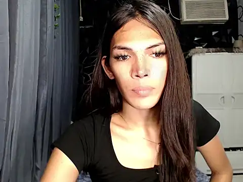 GORGEOUS_CARMEE