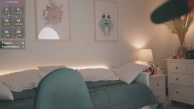 Aniiehottie live cam on StripChat