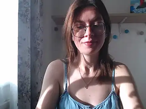 ElaraHart live cam preview