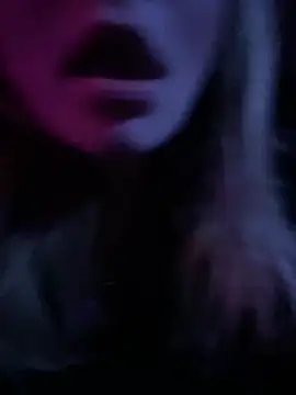 beesknees420 live cam preview