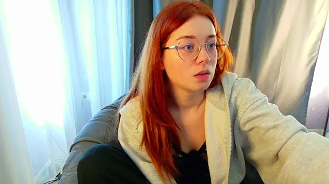 Lily_Mii live cam on StripChat