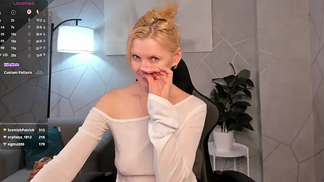 Julie_Lucas