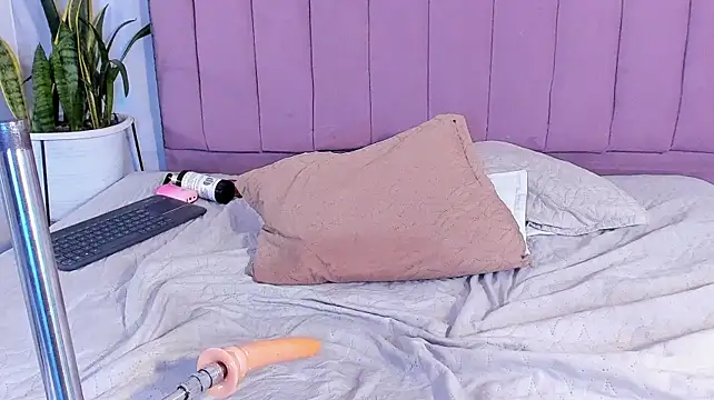 Loly_pups live cam preview