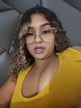 BrendaGirs live cam on StripChat