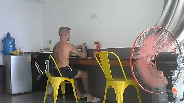 HotHunkHarry live cam preview