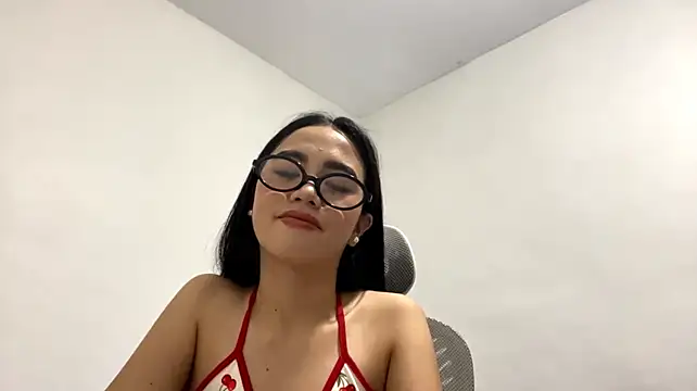 LoveAmy19 live cam on StripChat