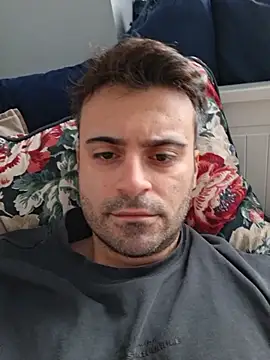 HugeTurkishCock live cam on StripChat