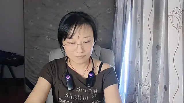 lsla-99 live cam on StripChat