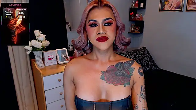 StellaStrong30 live cam on StripChat