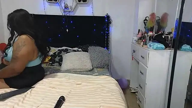 charlotte_077 live cam on StripChat