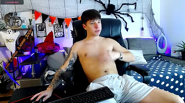 ThomasEdisonn live cam on StripChat