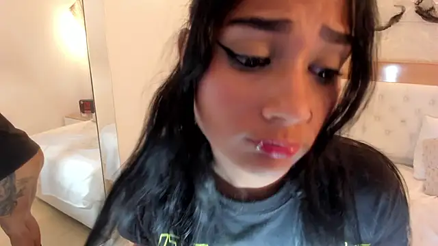 NINAMARTINS live cam preview