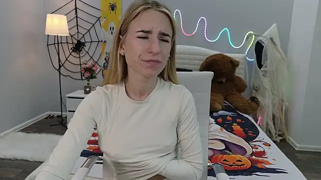 DeboraHorny live cam preview