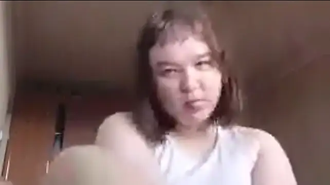 DollyViolette cleavage webcam girl